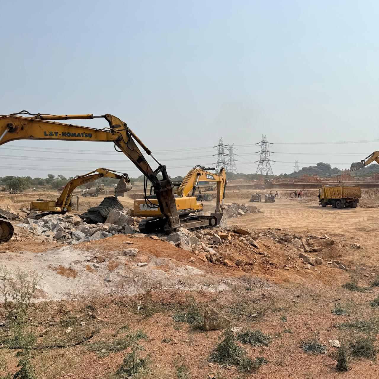 Mass earthmoving for Kalpataru's cellar works, Kokapet